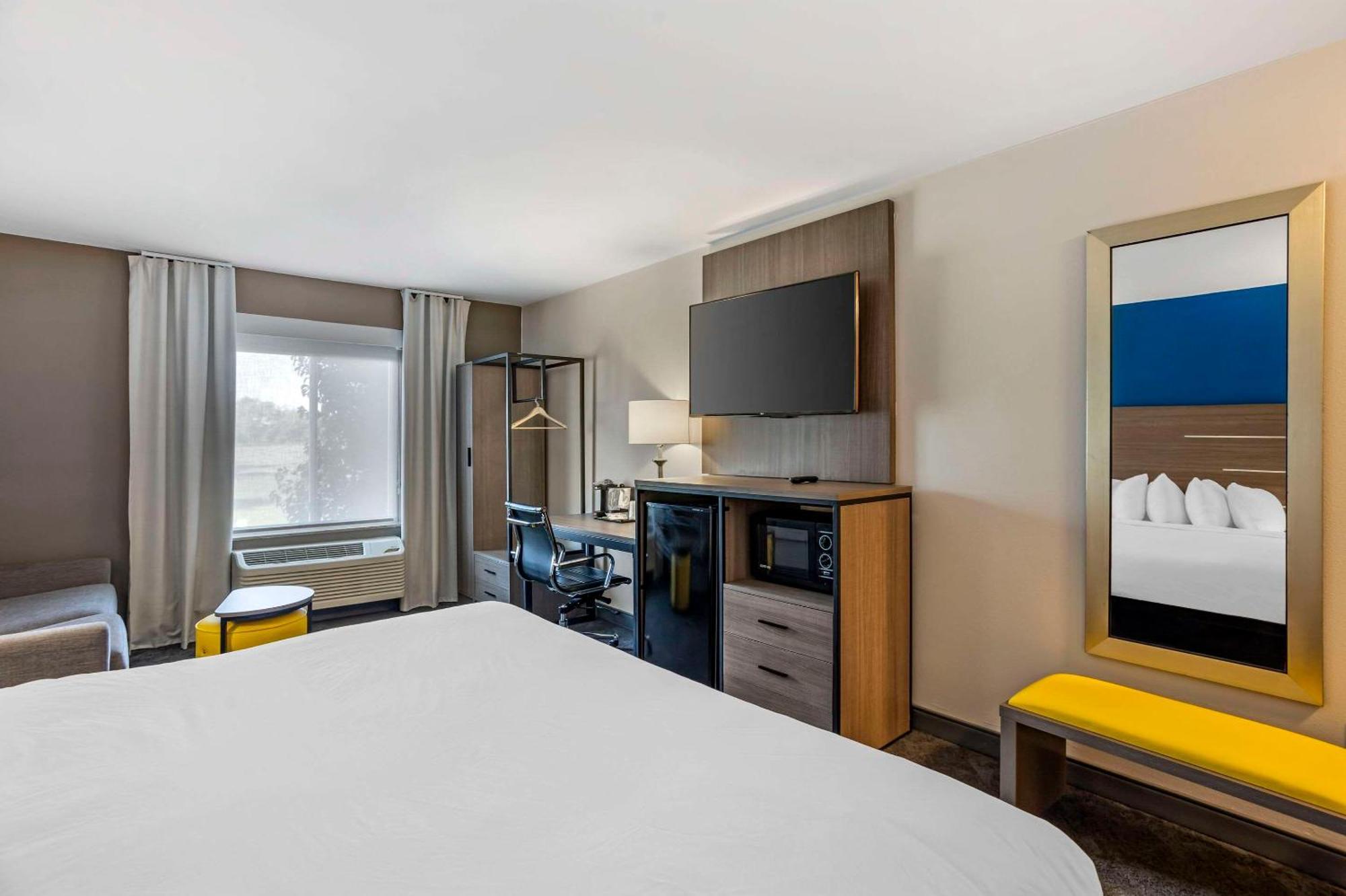 Comfort Inn & Suites Harrisburg-Hershey North Exteriör bild