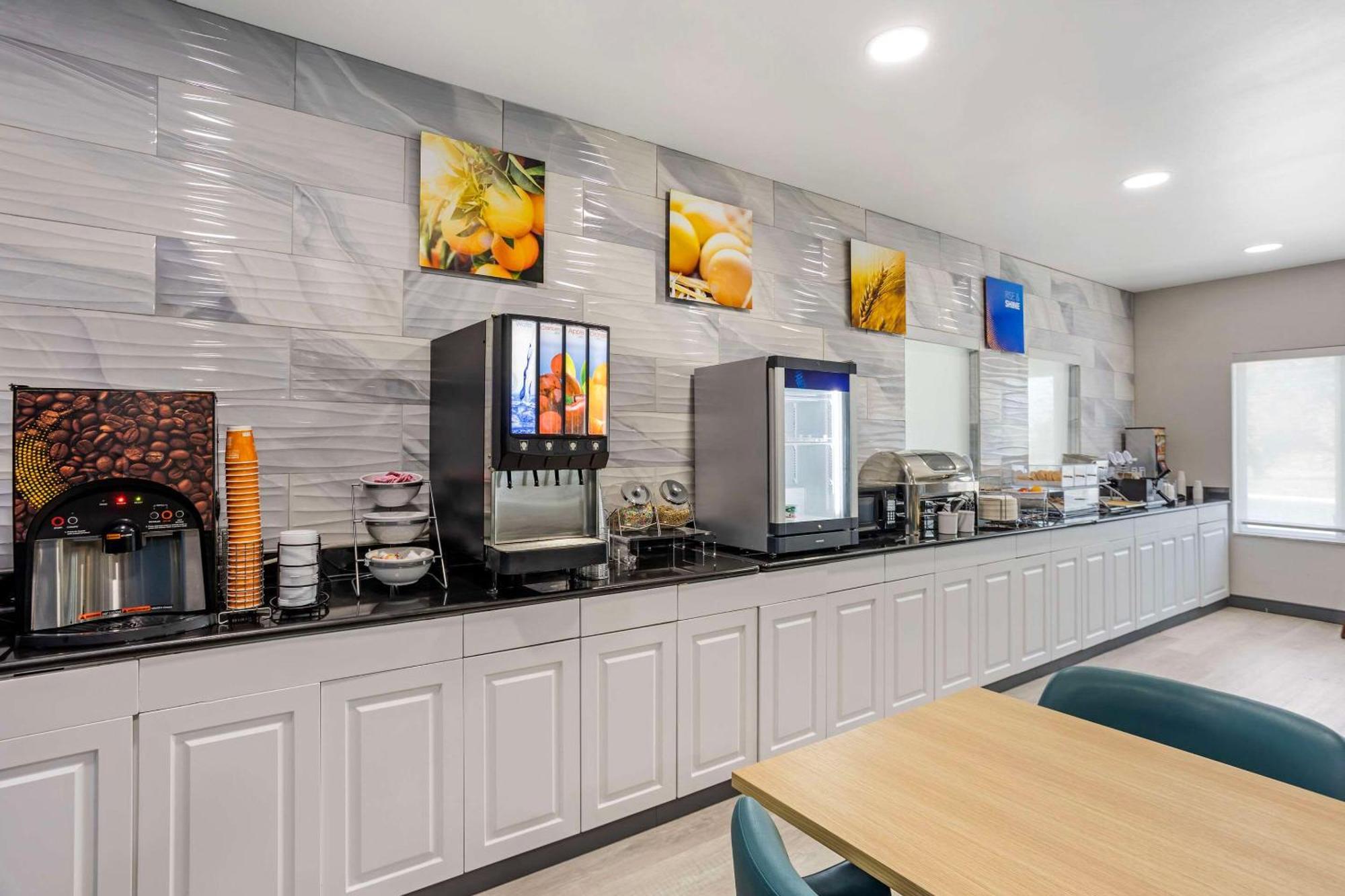 Comfort Inn & Suites Harrisburg-Hershey North Exteriör bild
