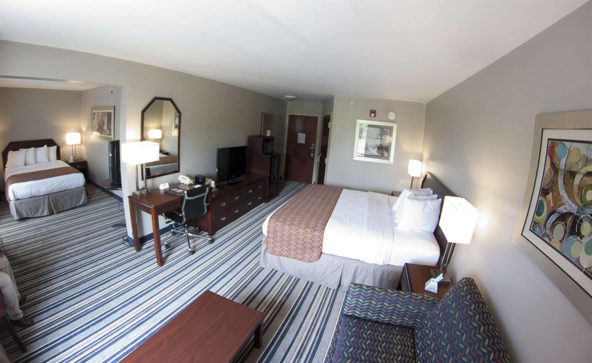 Comfort Inn & Suites Harrisburg-Hershey North Exteriör bild